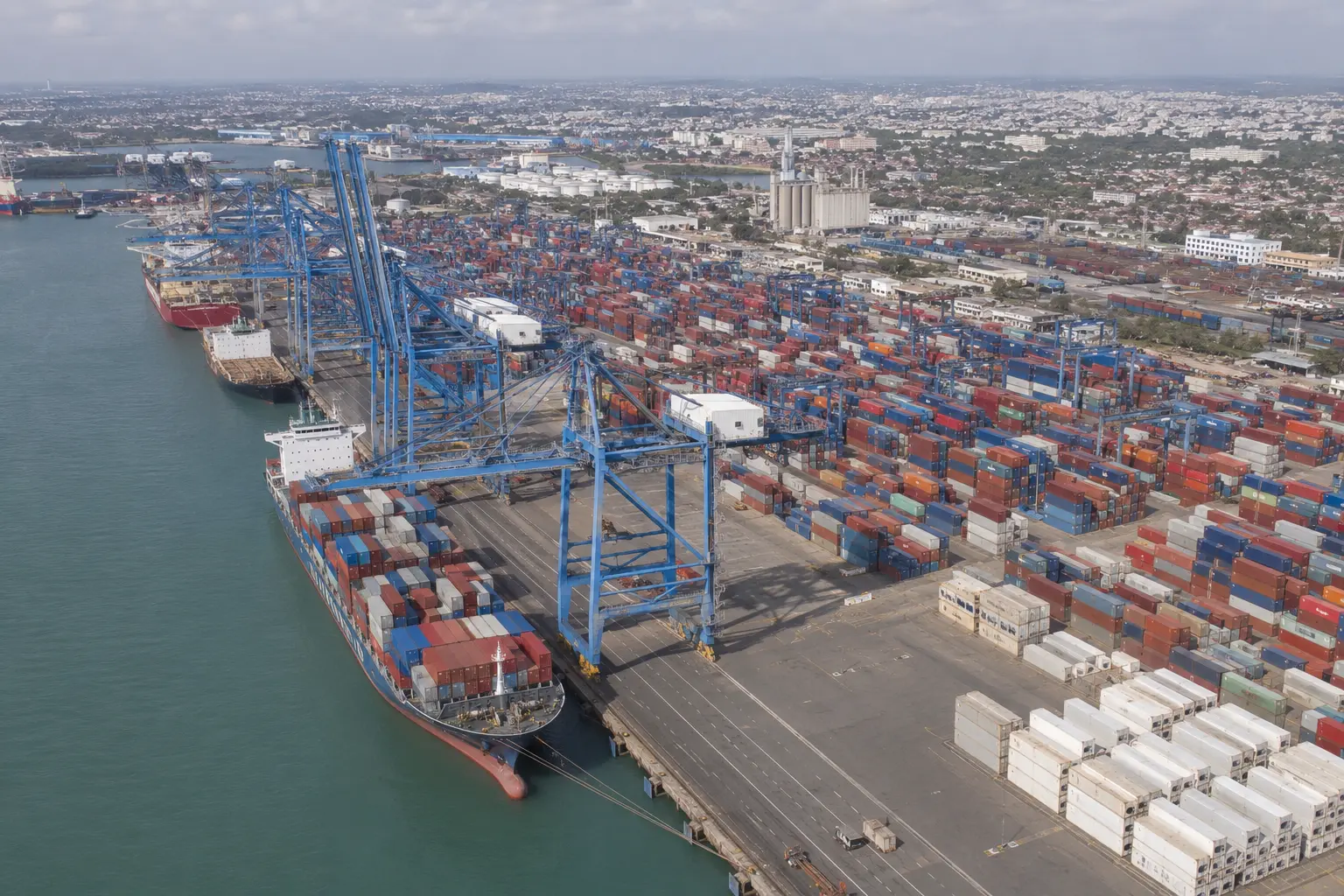 busy container port mombasa kenya china imports freight forwarding